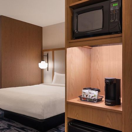 Fairfield Inn & Suites By Marriott Cleveland Tiedeman Road Brooklyn Exterior foto